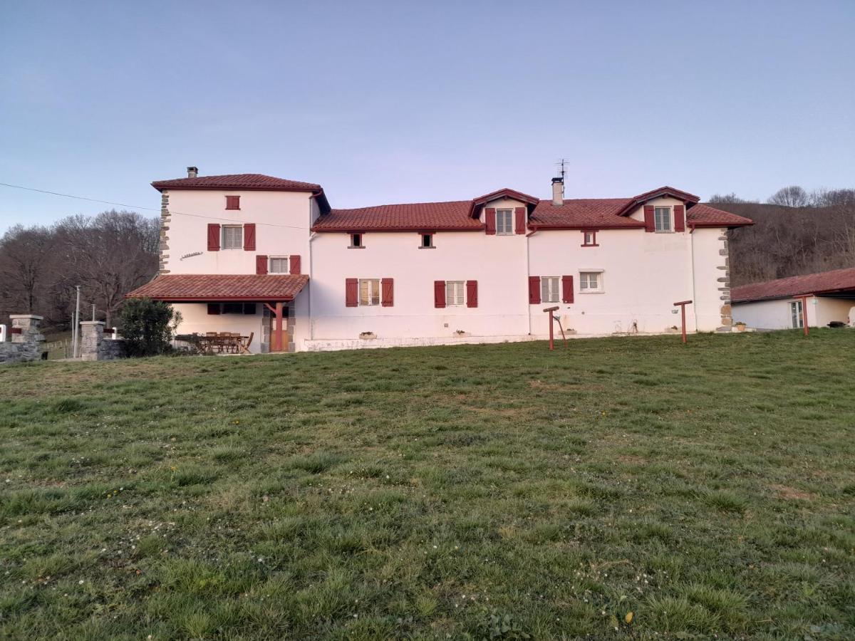 Gite A La Ferme Larranda Suhescun Esterno foto